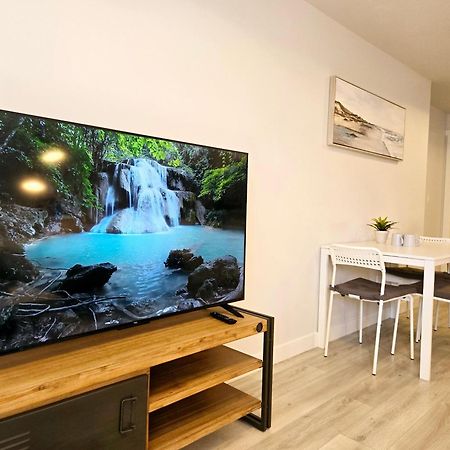 Sunflower Brand New Suite No Share Distrito de Distrito de Langley Exterior foto