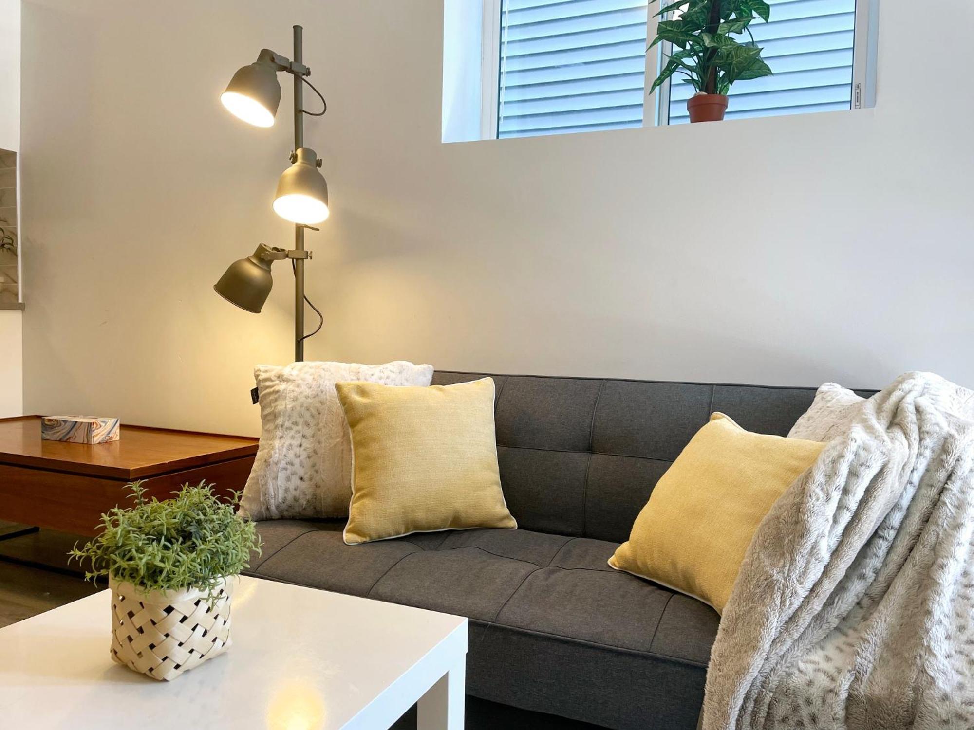 Sunflower Brand New Suite No Share Distrito de Distrito de Langley Exterior foto