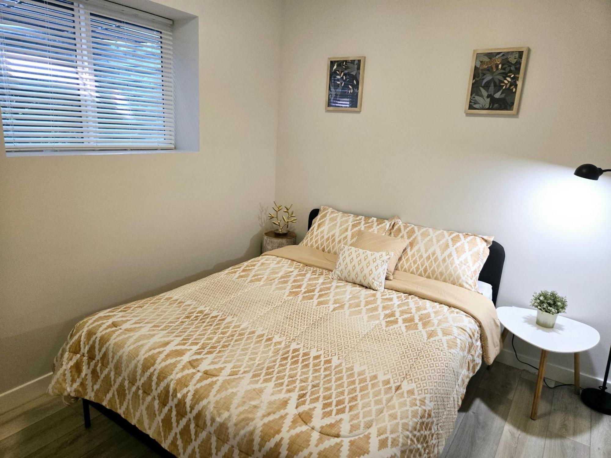 Sunflower Brand New Suite No Share Distrito de Distrito de Langley Exterior foto